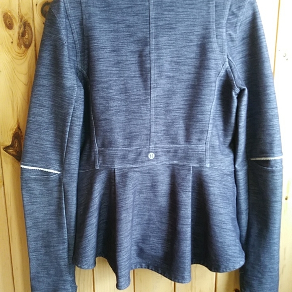 Lululemon jacket - Picture 5 of 6